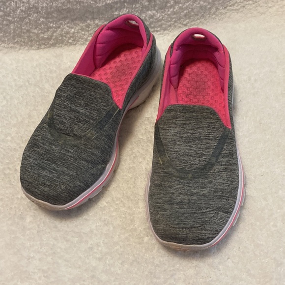Sketchers Girls Go walk Slip On Shoes - Picture 1 of 7